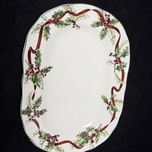 Macy's Charter Club Winter Garland 14 3/8" Oval Serving Platter Scalloped EUC